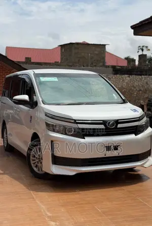 Toyota Voxy 2016 White