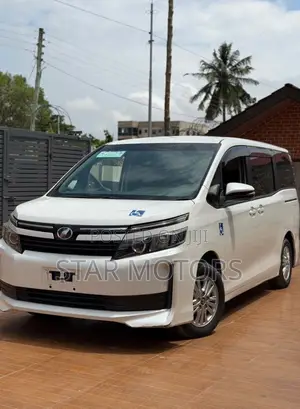 Toyota Voxy 2016 White