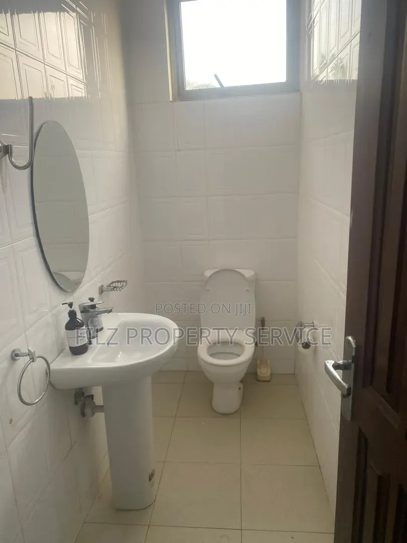 3bdrm Apartment in American House for rent