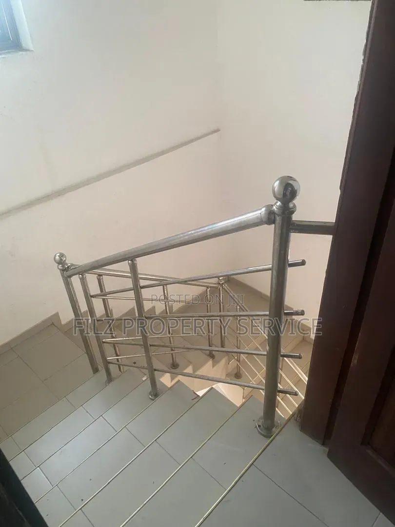 3bdrm Apartment in American House for rent