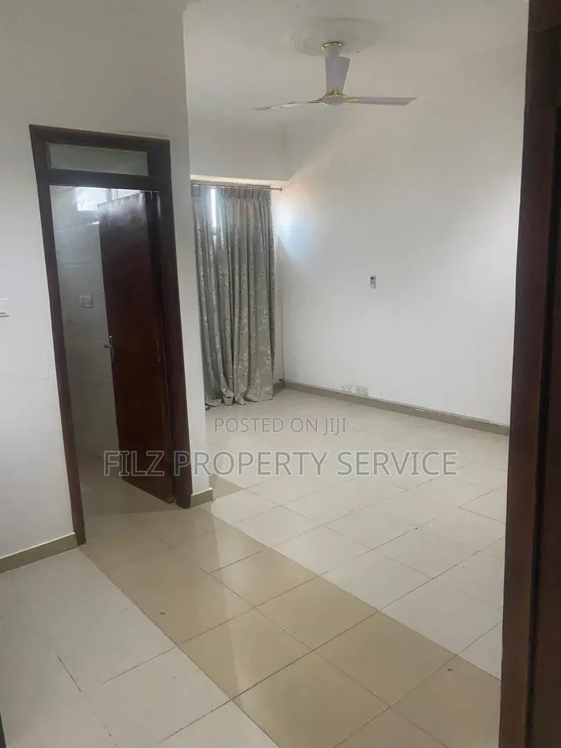 3bdrm Apartment in American House for rent
