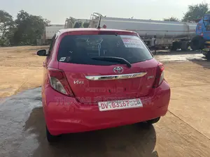 Toyota Vitz 1.3 AWD 5dr 2012 Red
