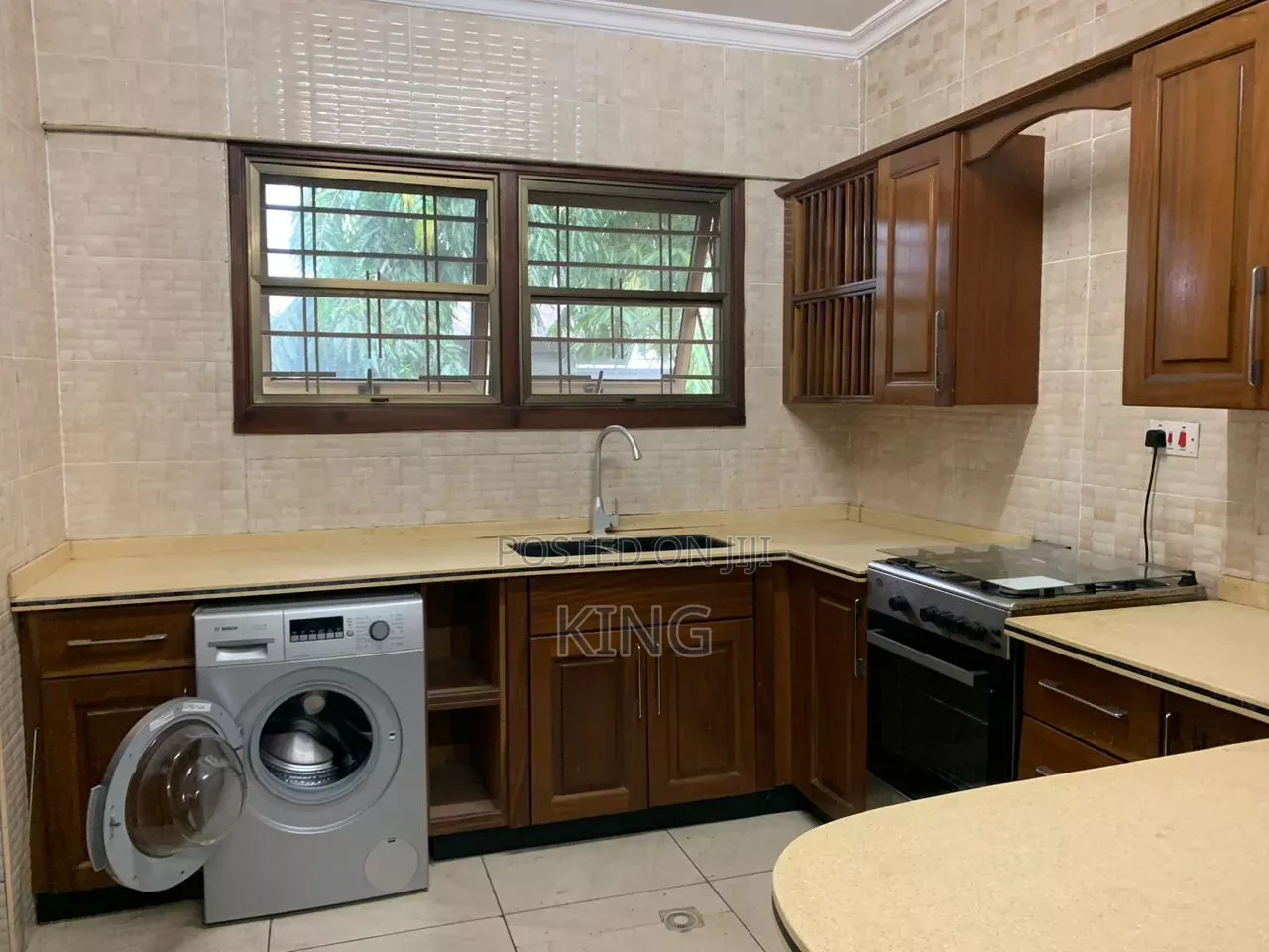 4bdrm Bungalow in Mile 7 for rent