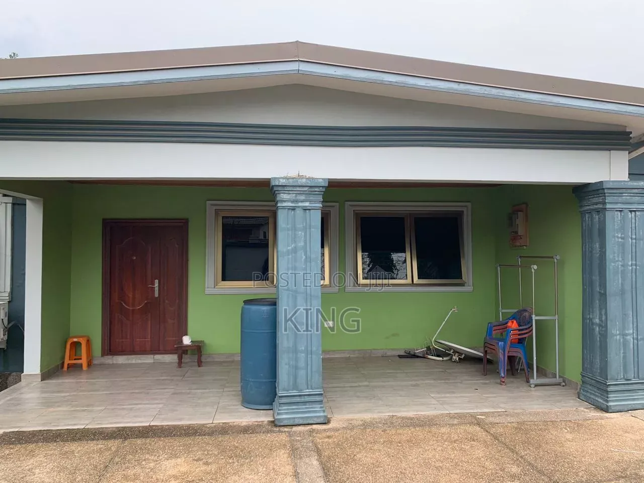 4bdrm Bungalow in Mile 7 for rent