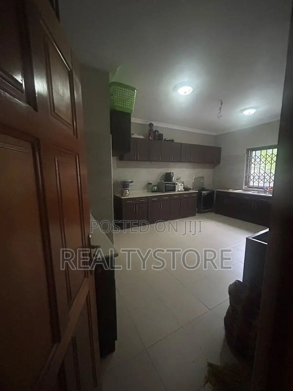 4bdrm House in Abuom, Kwabenya for rent