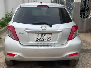Toyota Vitz 2012 Silver