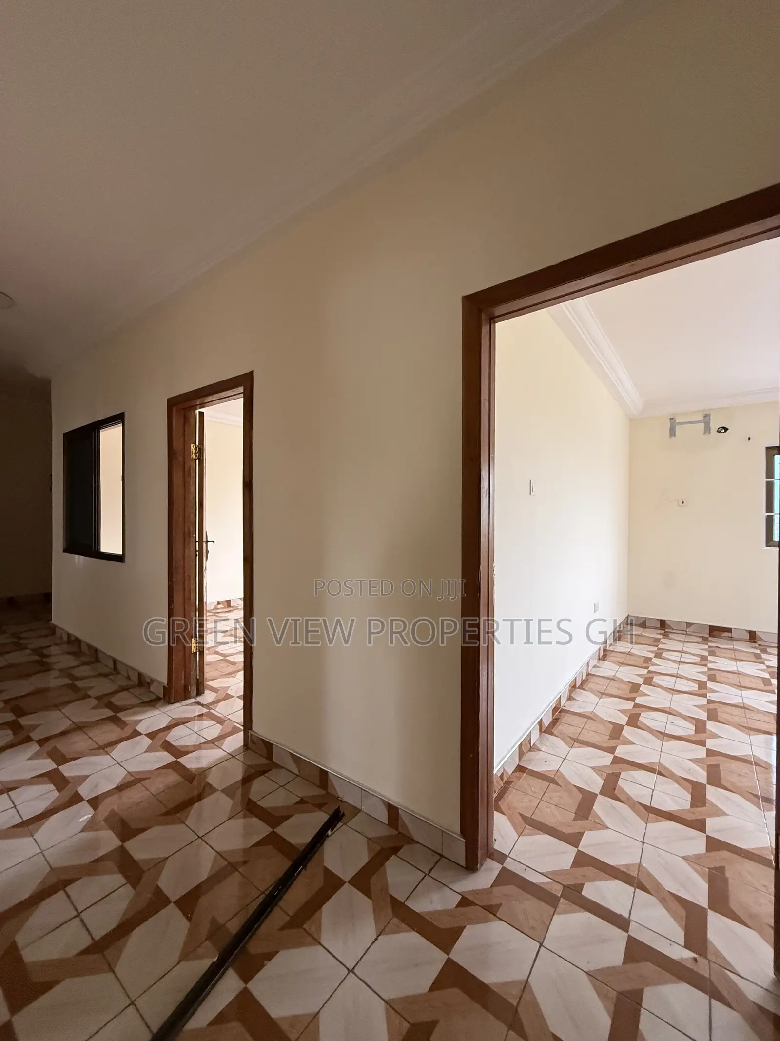 2bdrm Apartment in West Hills Mall Area for rent