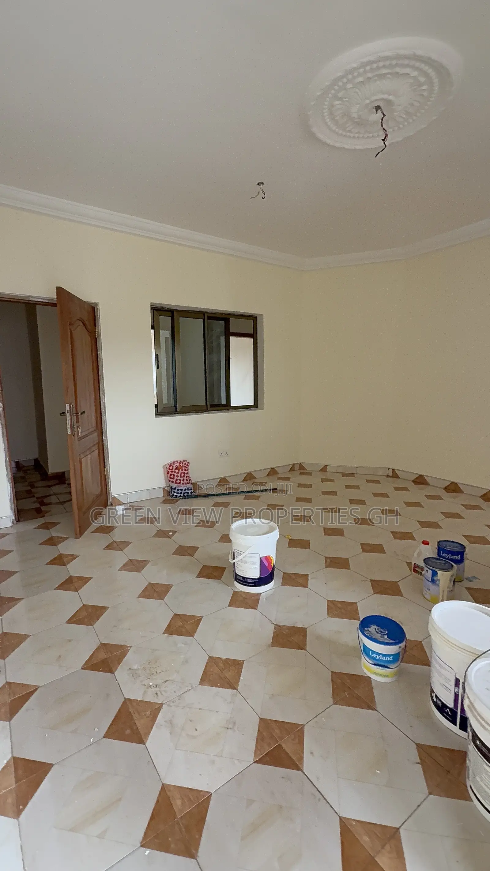 2bdrm Apartment in West Hills Mall Area for rent