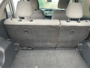 Toyota Vitz 2012 Silver