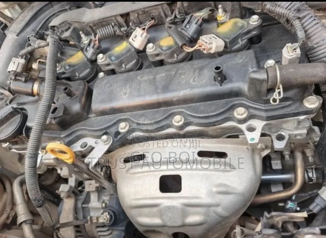 Toyota Vitz 2012 Silver