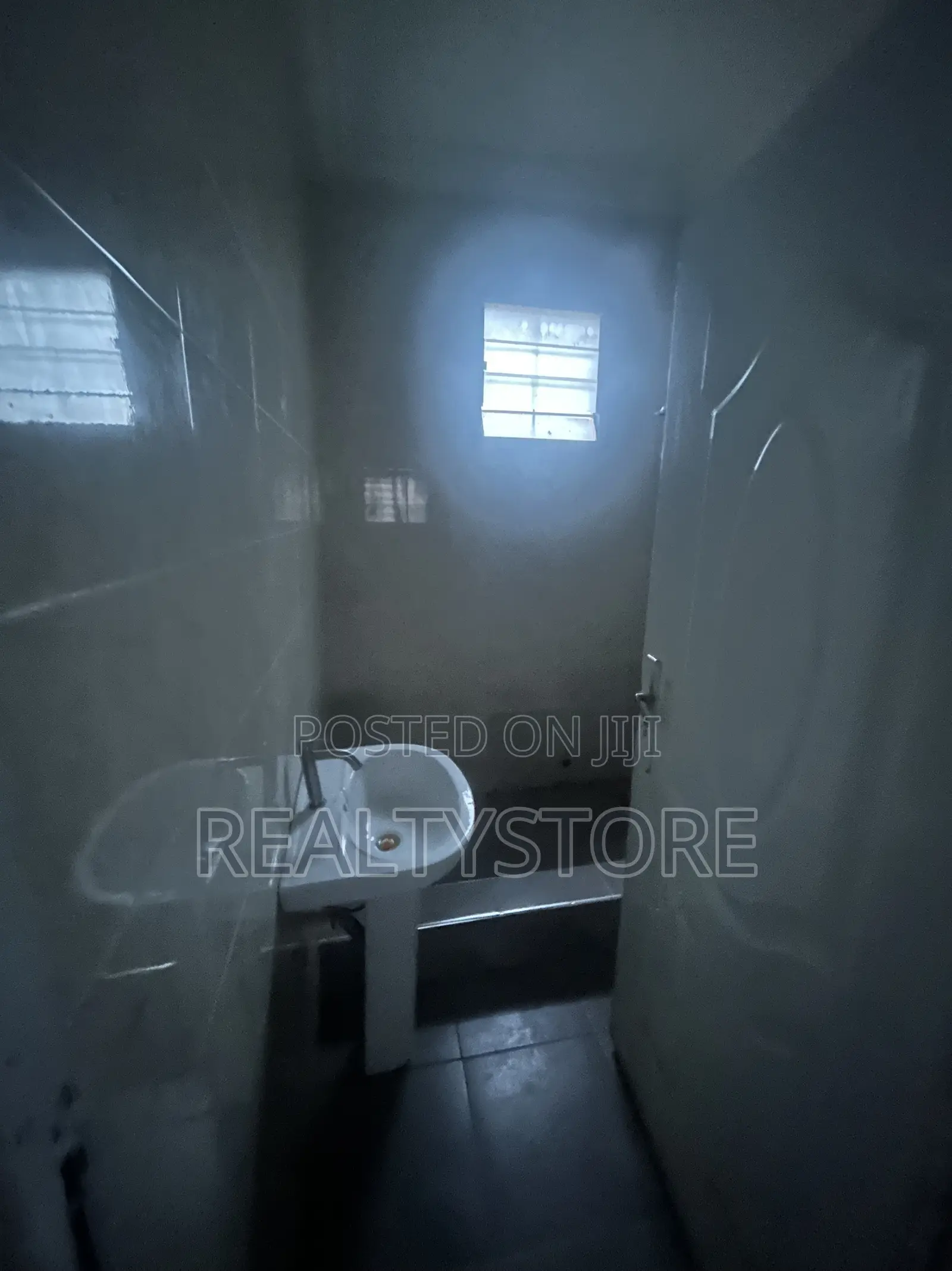 1bdrm Apartment in Castle Rock, Ashomang Estate for rent