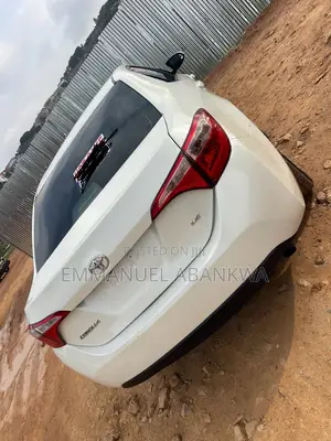 Toyota Corolla 2019 White
