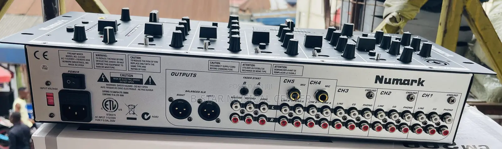 Numark DJ Mixer CM 200