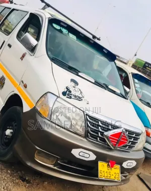 Toyota HiAce 2012 White