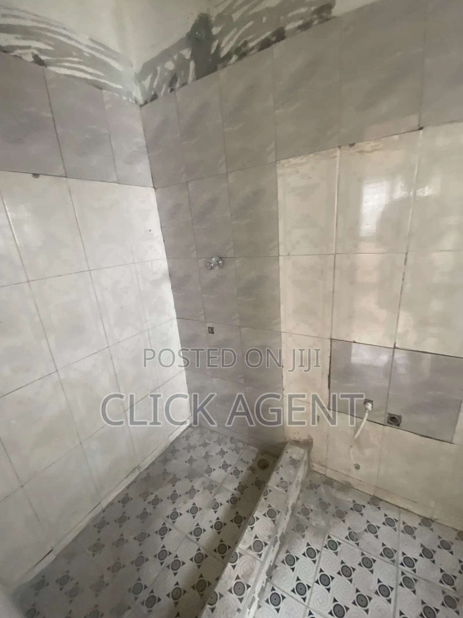 2bdrm Apartment in Madina Ogbojo, Social Welfare for rent