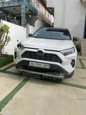 Toyota RAV4 XLE 2021 Black