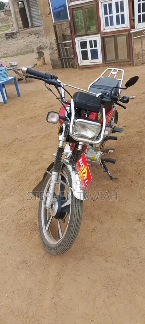New Royal RY125 2026 Red