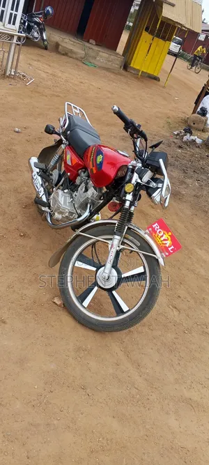 New Royal RY125 2026 Red