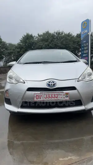 Toyota Aqua 2012 Silver