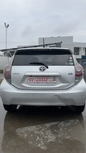 Toyota Aqua 2012 Silver