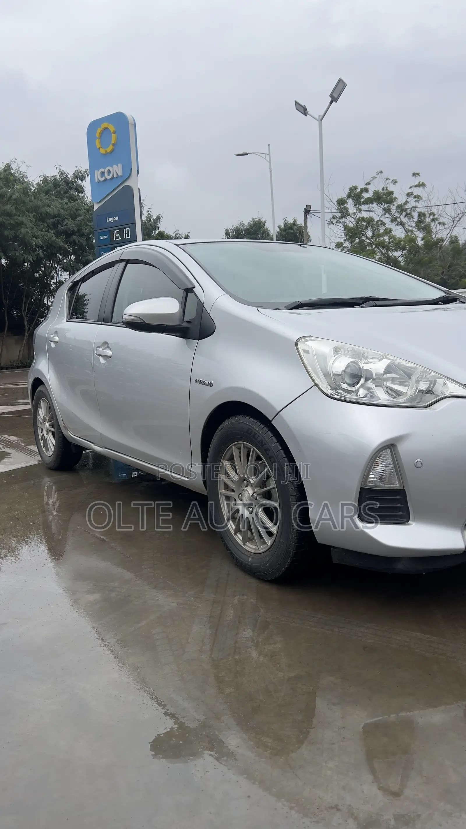 Toyota Aqua 2012 Silver