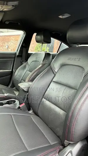 Hyundai Elantra Sport Sedan FWD (1.6L 4cyl 6M) 2017 Silver