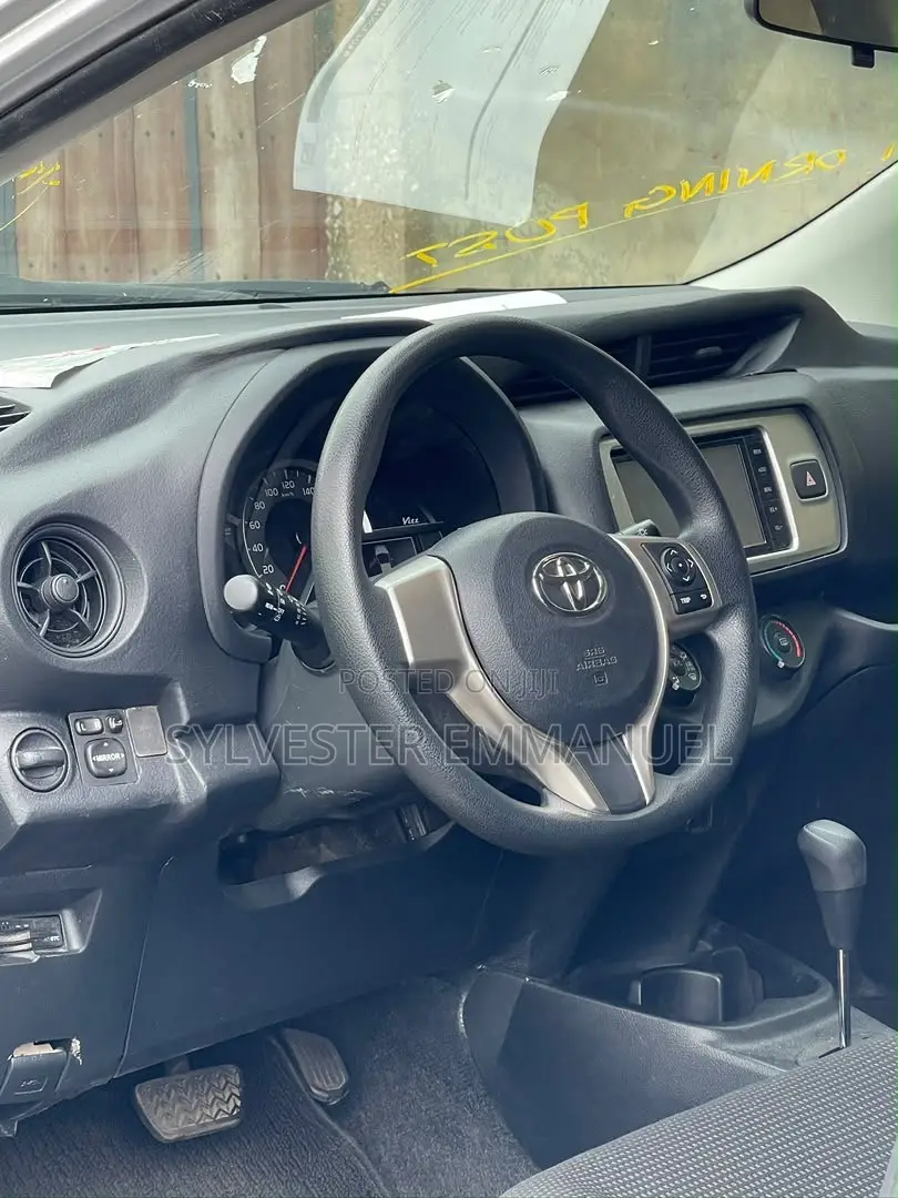 Toyota Vitz 2016 Gray