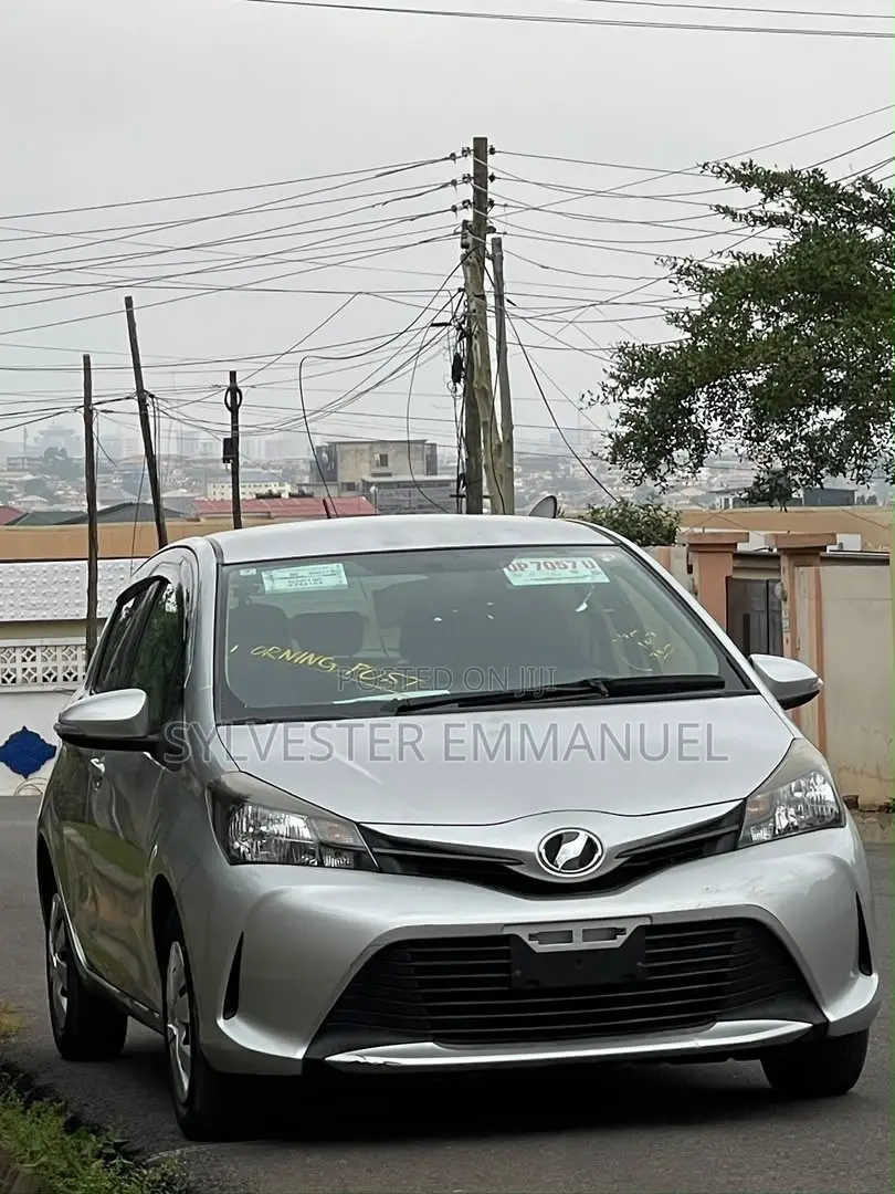 Toyota Vitz 2016 Gray