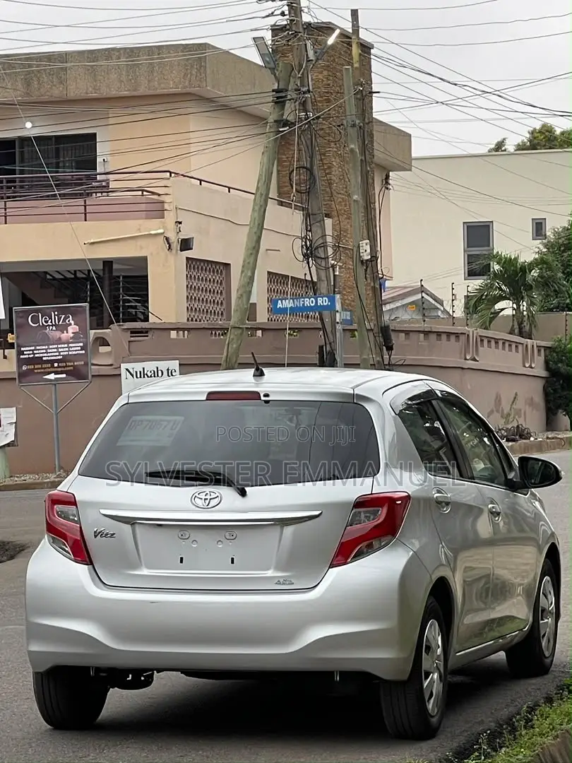 Toyota Vitz 2016 Gray