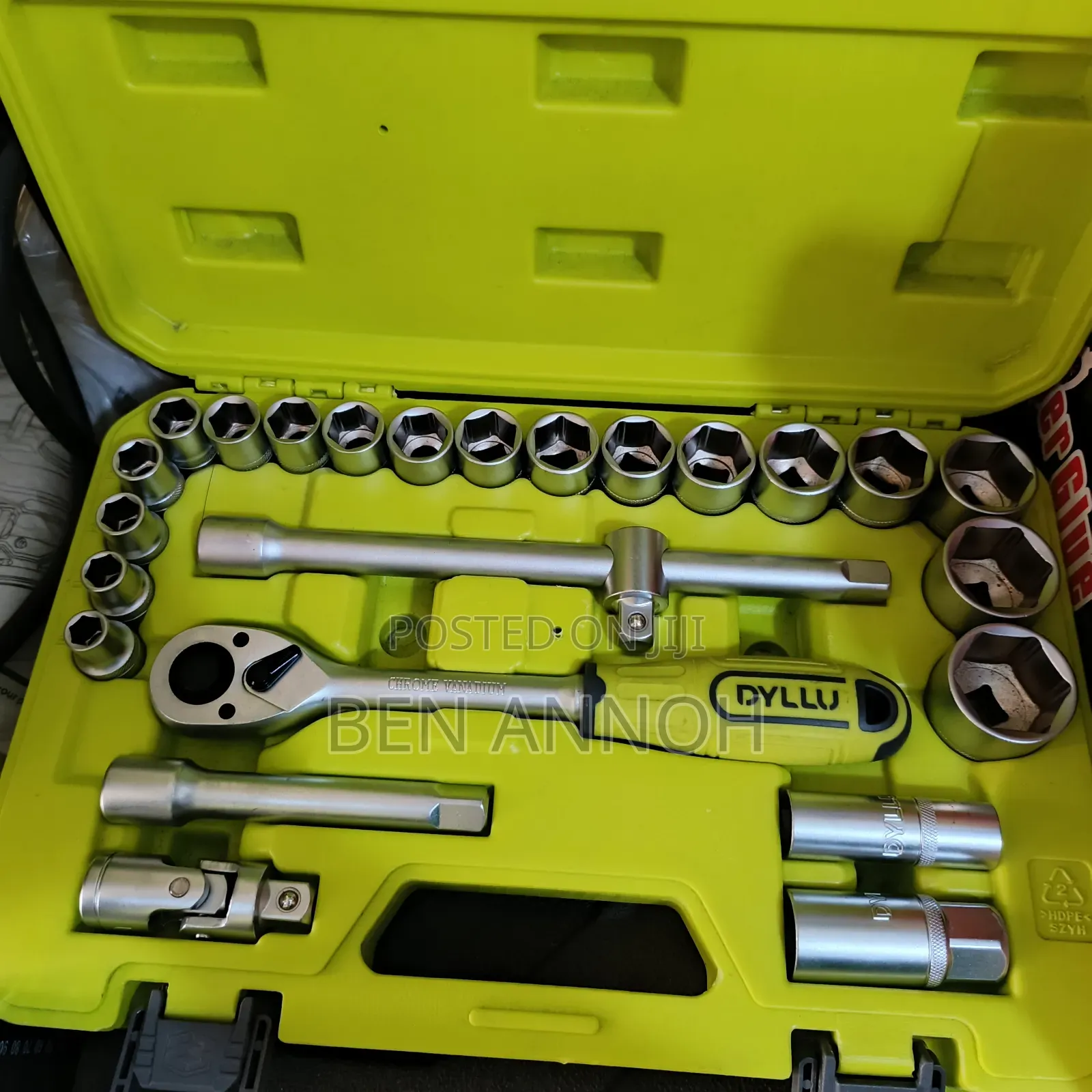 25 PCS Socket Set