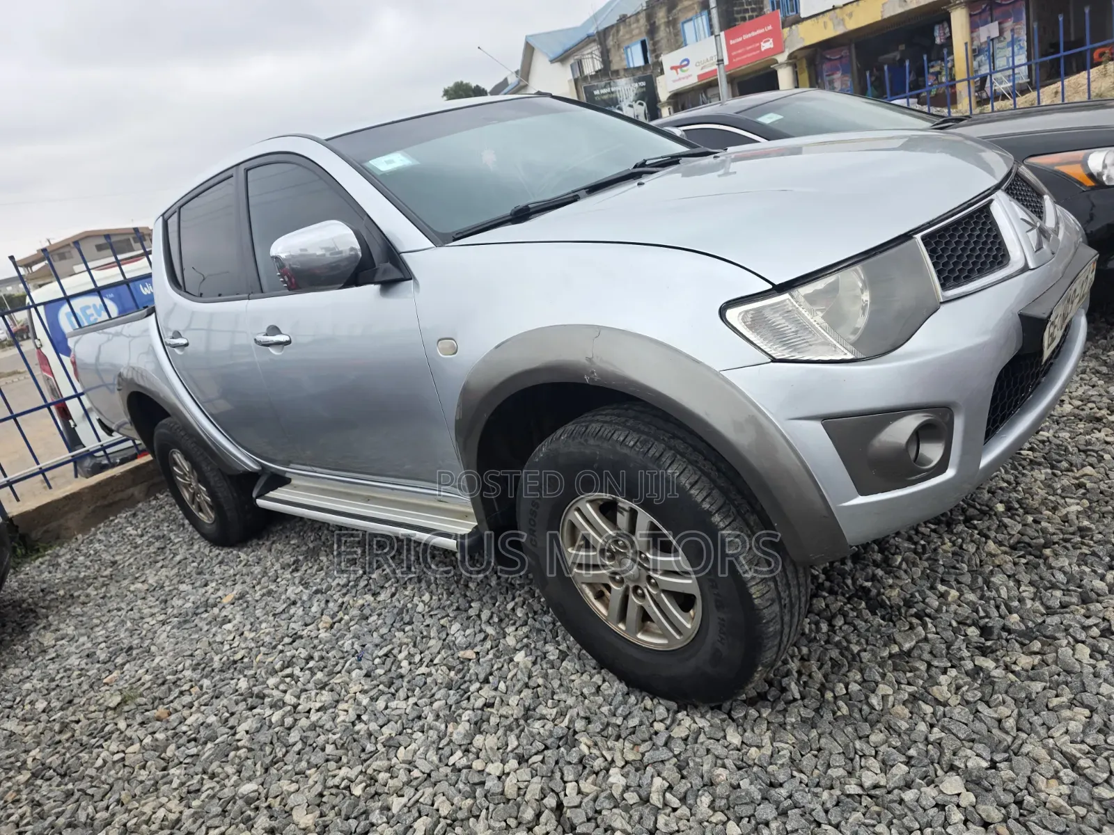 Mitsubishi L200 2012 Silver