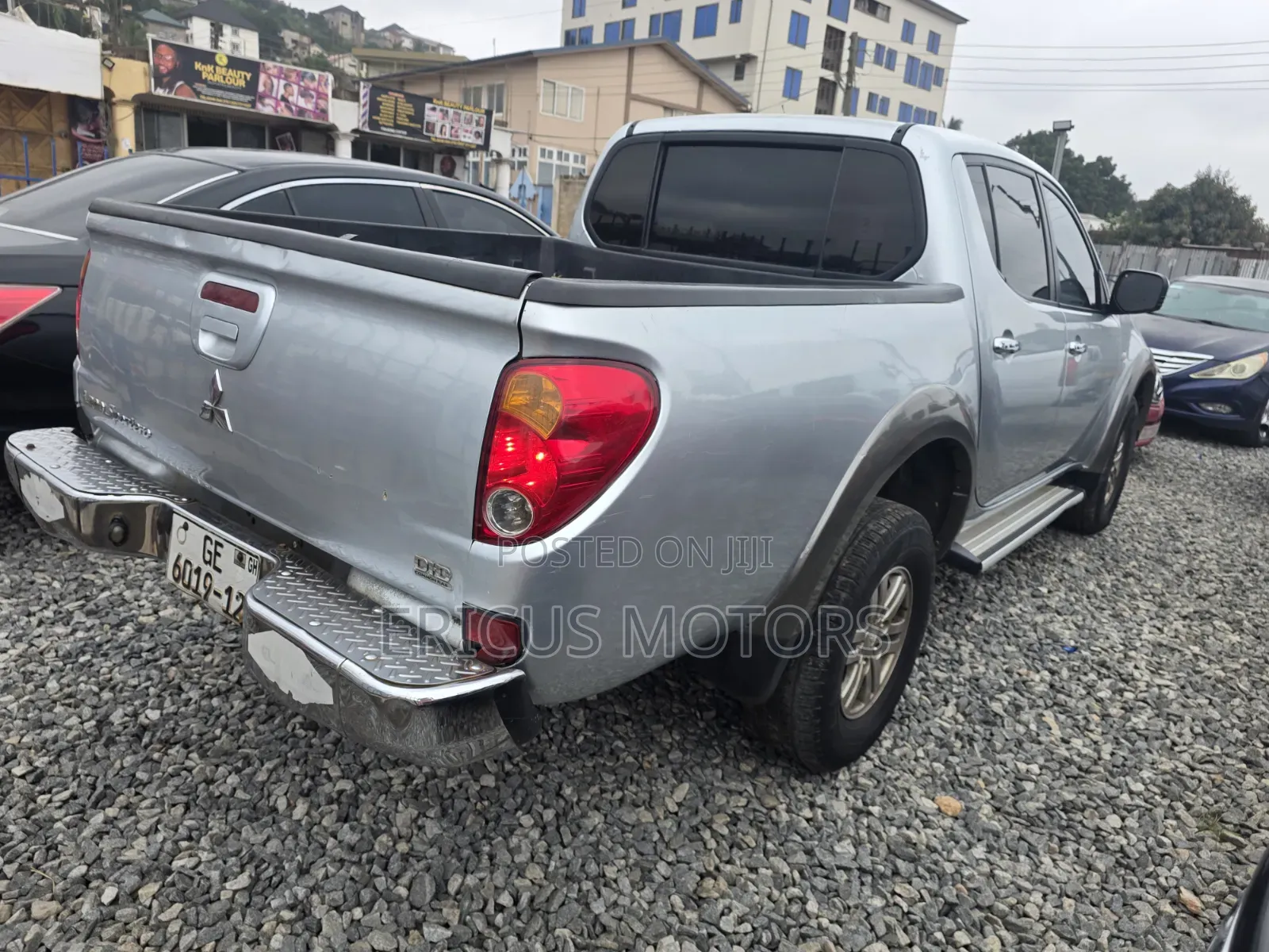 Mitsubishi L200 2012 Silver