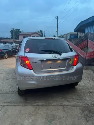 Toyota Vitz 2013 Silver