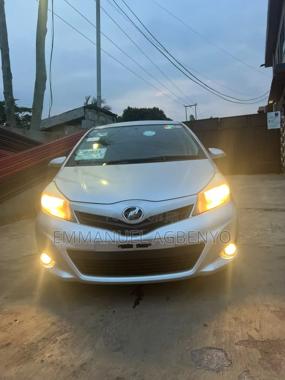 Toyota Vitz 2013 Silver