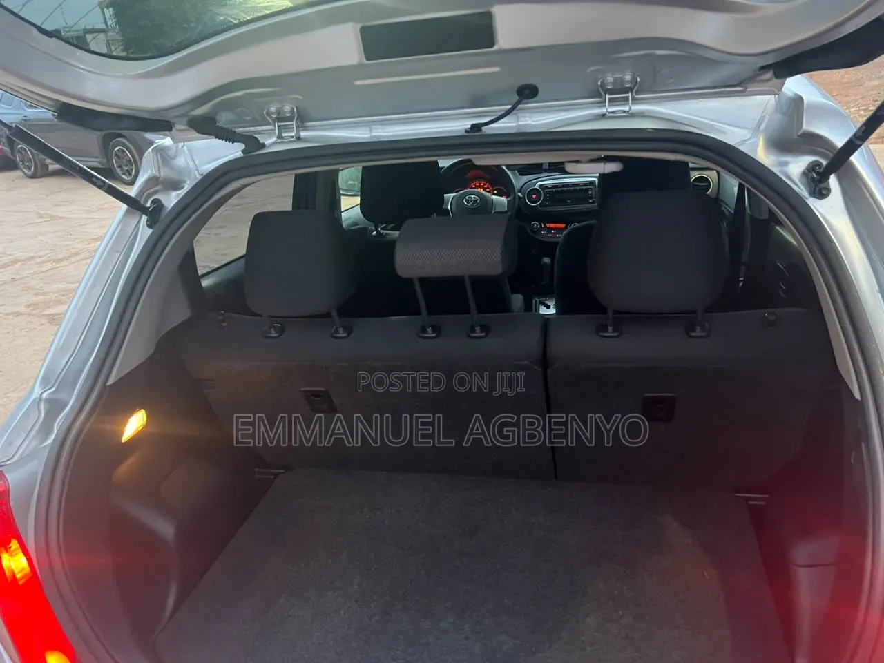 Toyota Vitz 2013 Silver