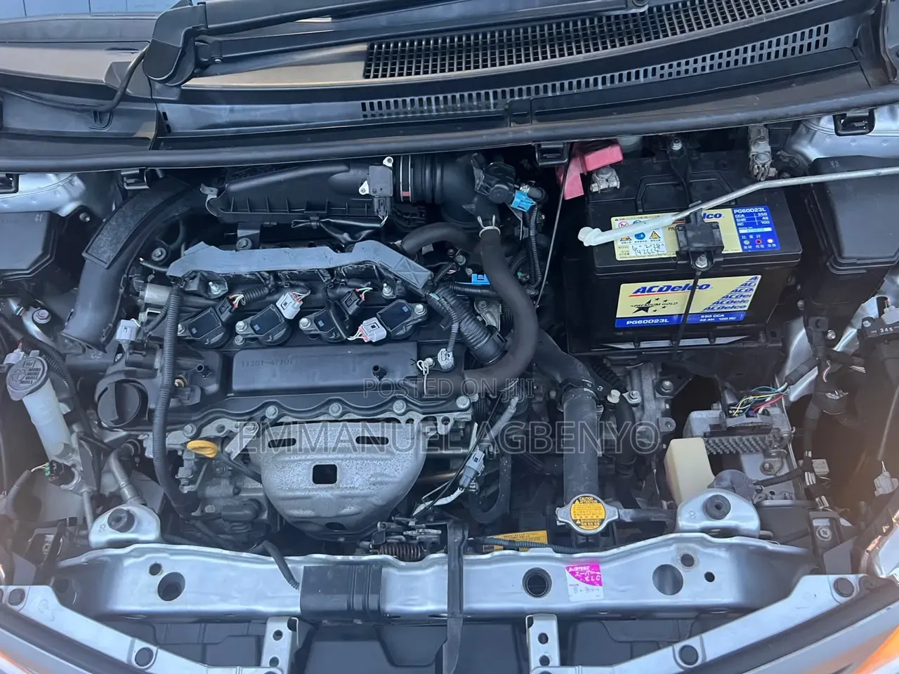 Toyota Vitz 2013 Silver