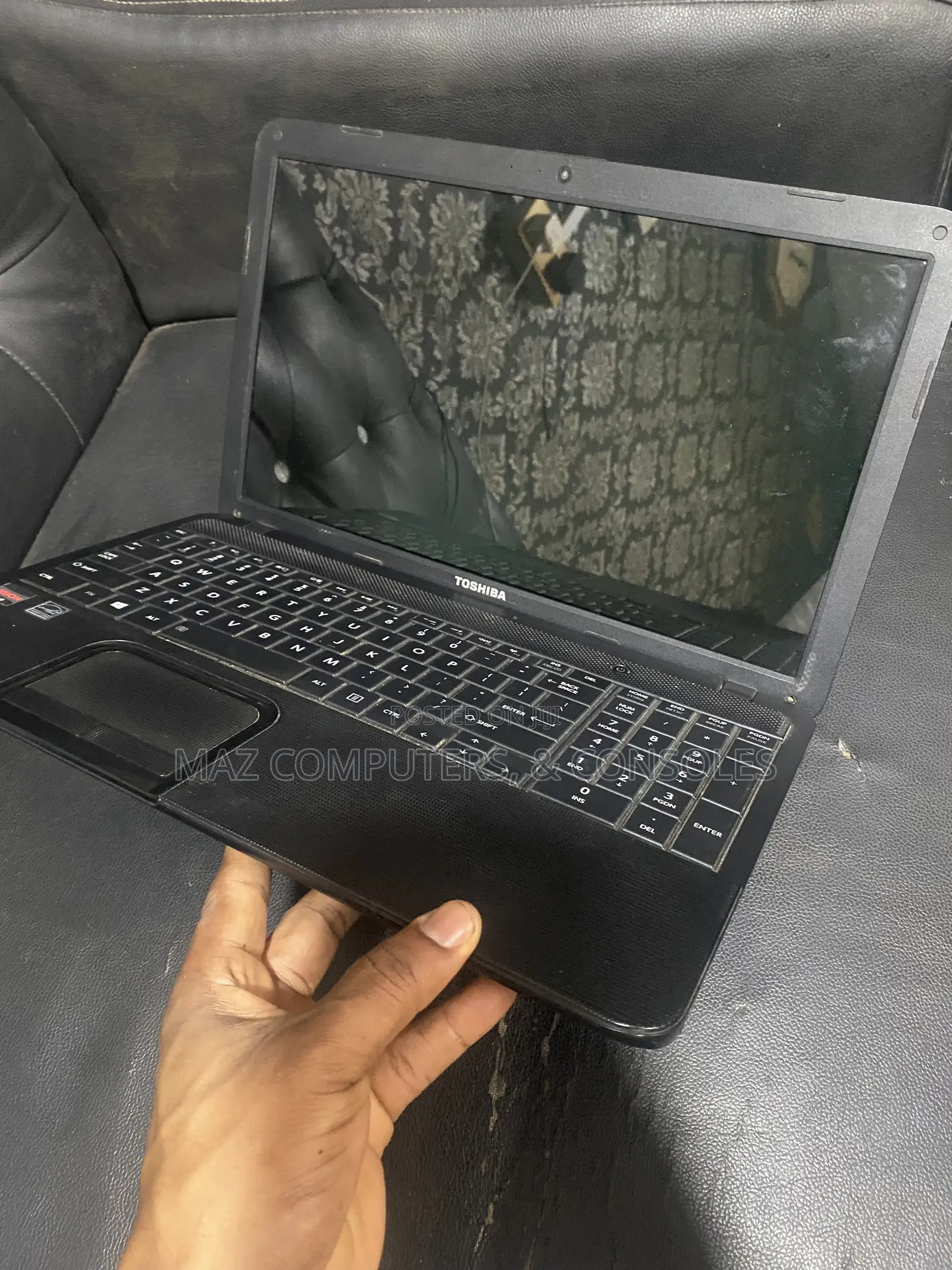 Laptop Toshiba Satellite C855 4GB AMD HDD 500GB