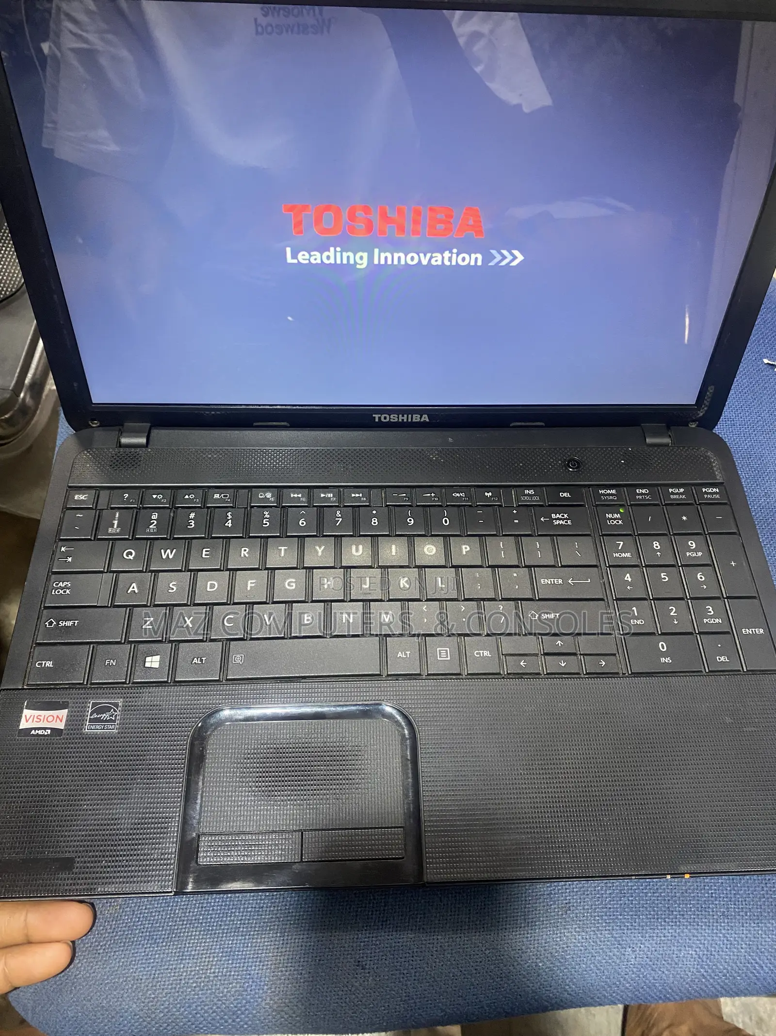 Laptop Toshiba Satellite C855 4GB AMD HDD 500GB