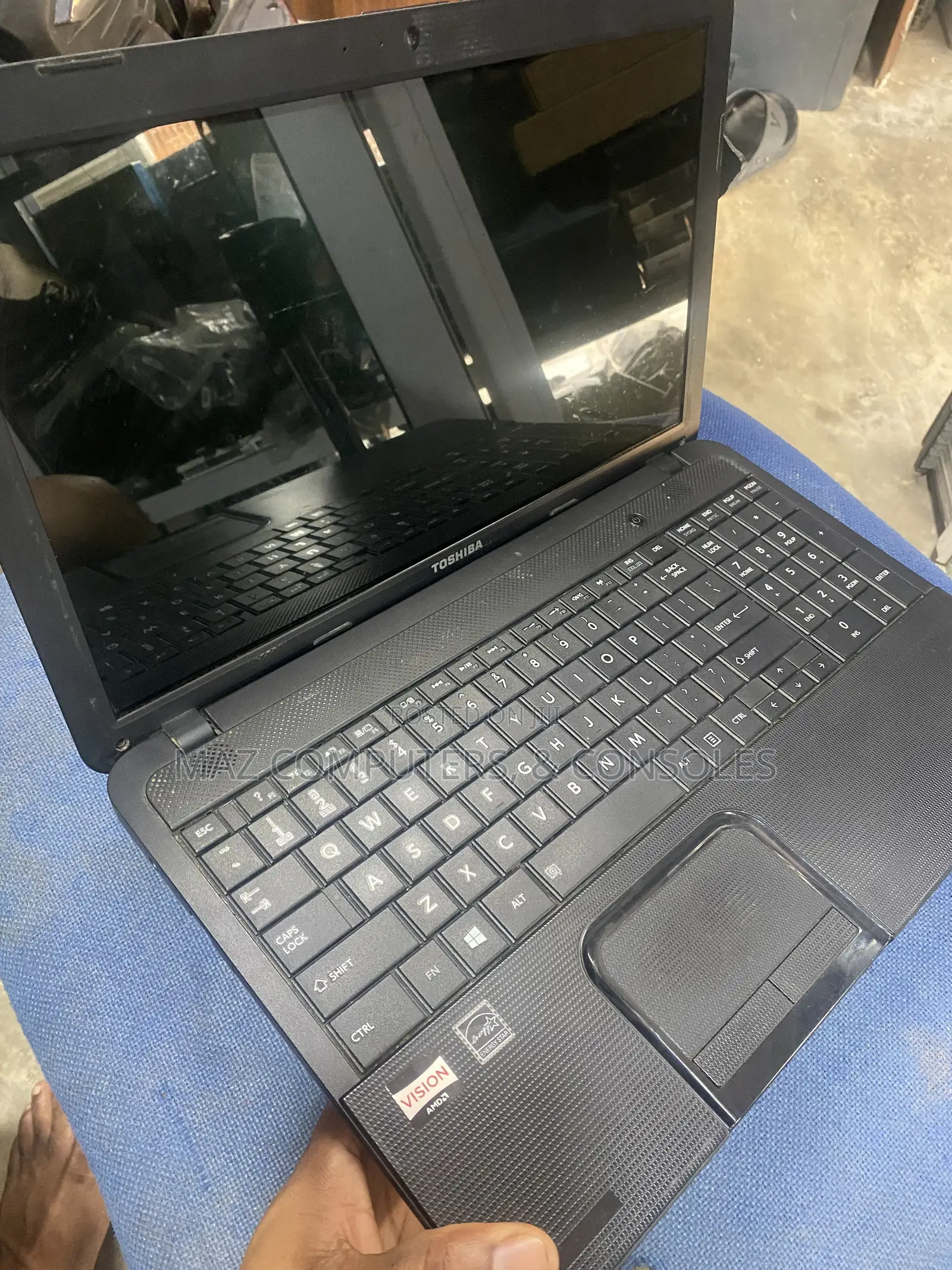 Laptop Toshiba Satellite C855 4GB AMD HDD 500GB