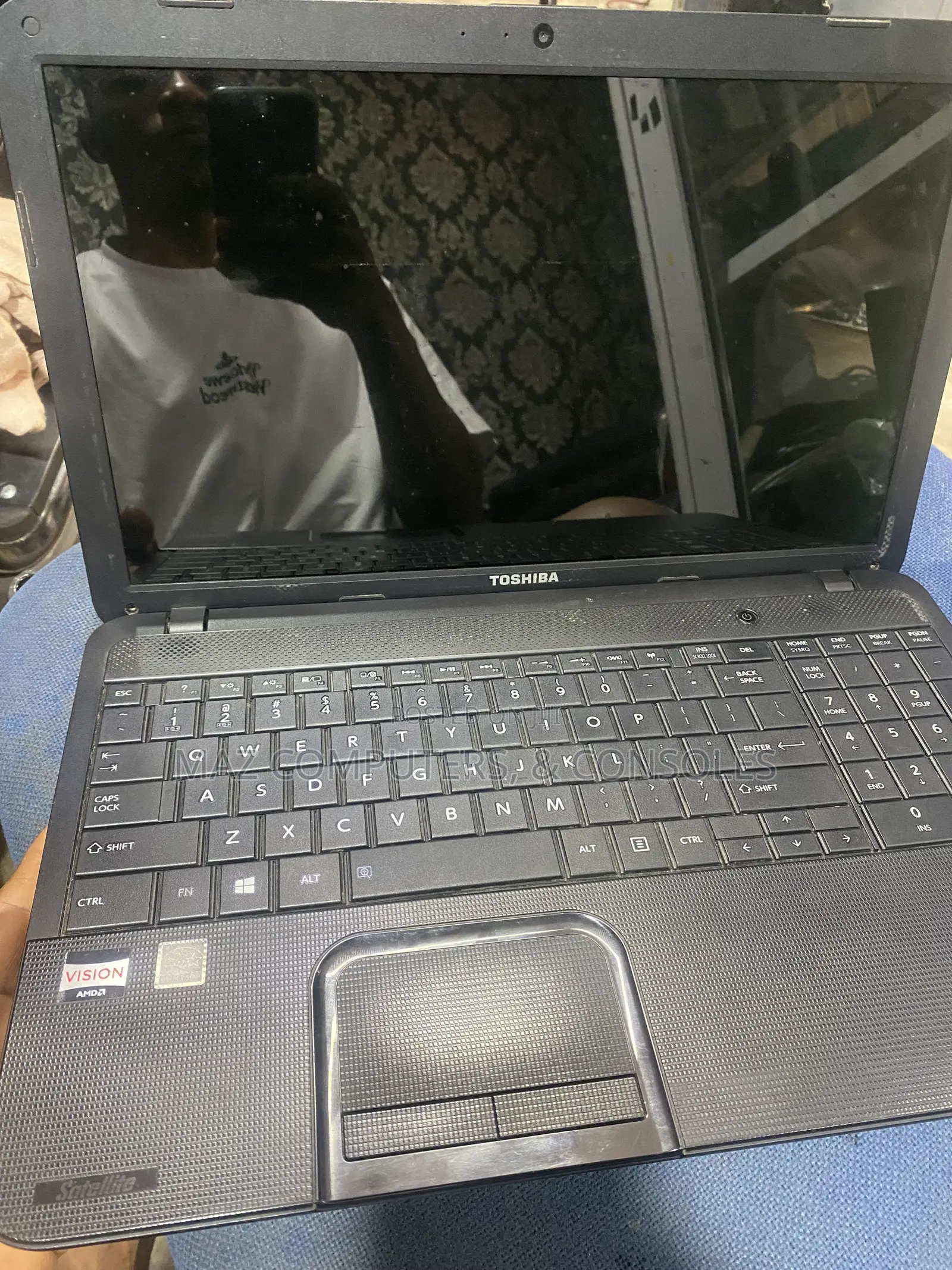 Laptop Toshiba Satellite C855 4GB AMD HDD 500GB