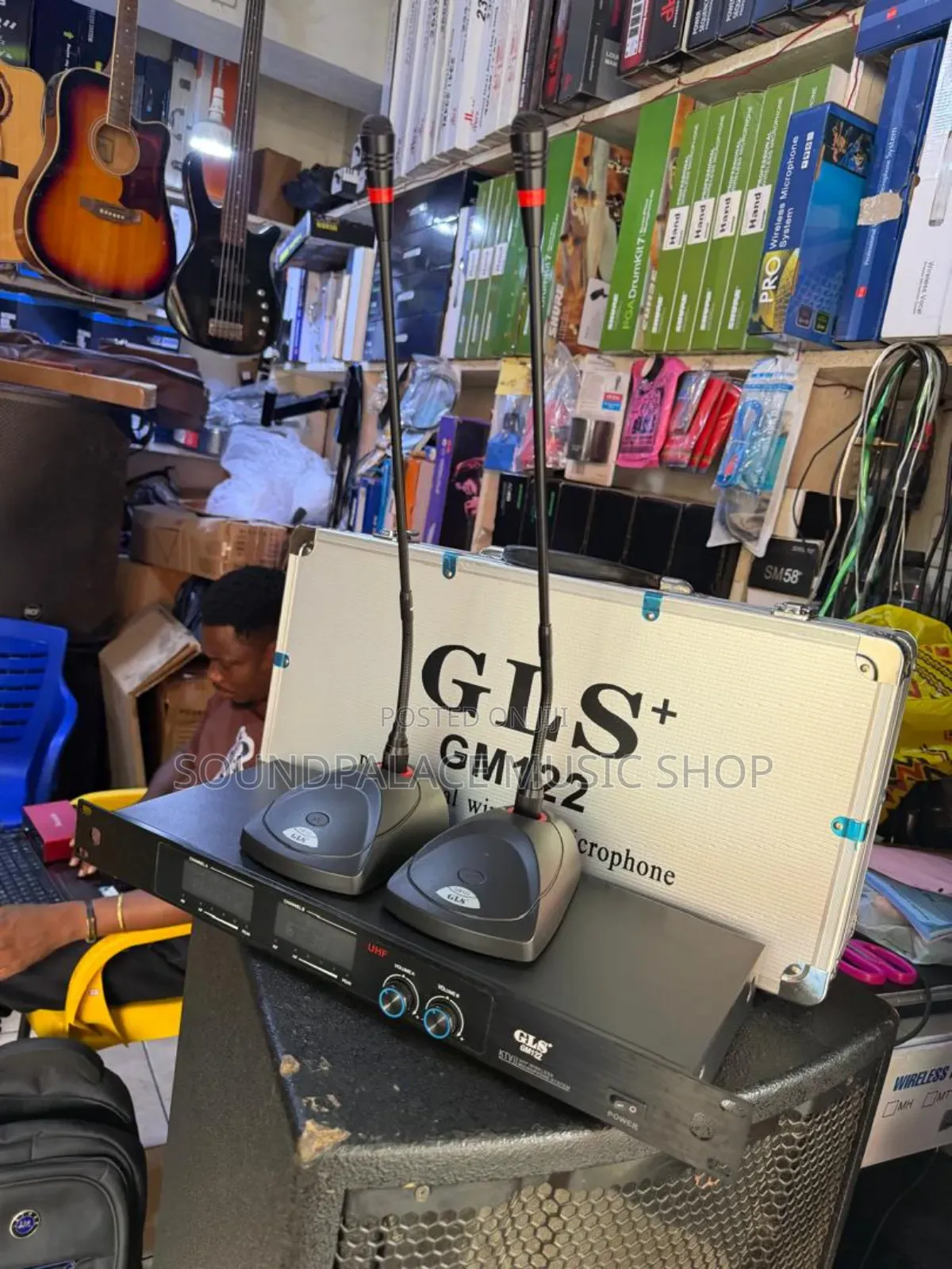 GLS GM122 2-in-1 UHF Wireless Conference Microphone