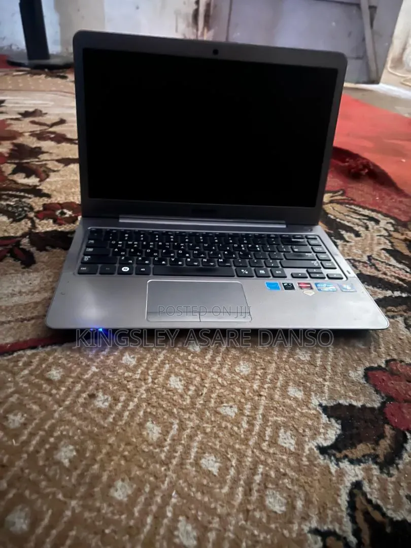 Laptop Samsung NP530U4C 4GB Intel Core i5 SSD 256GB