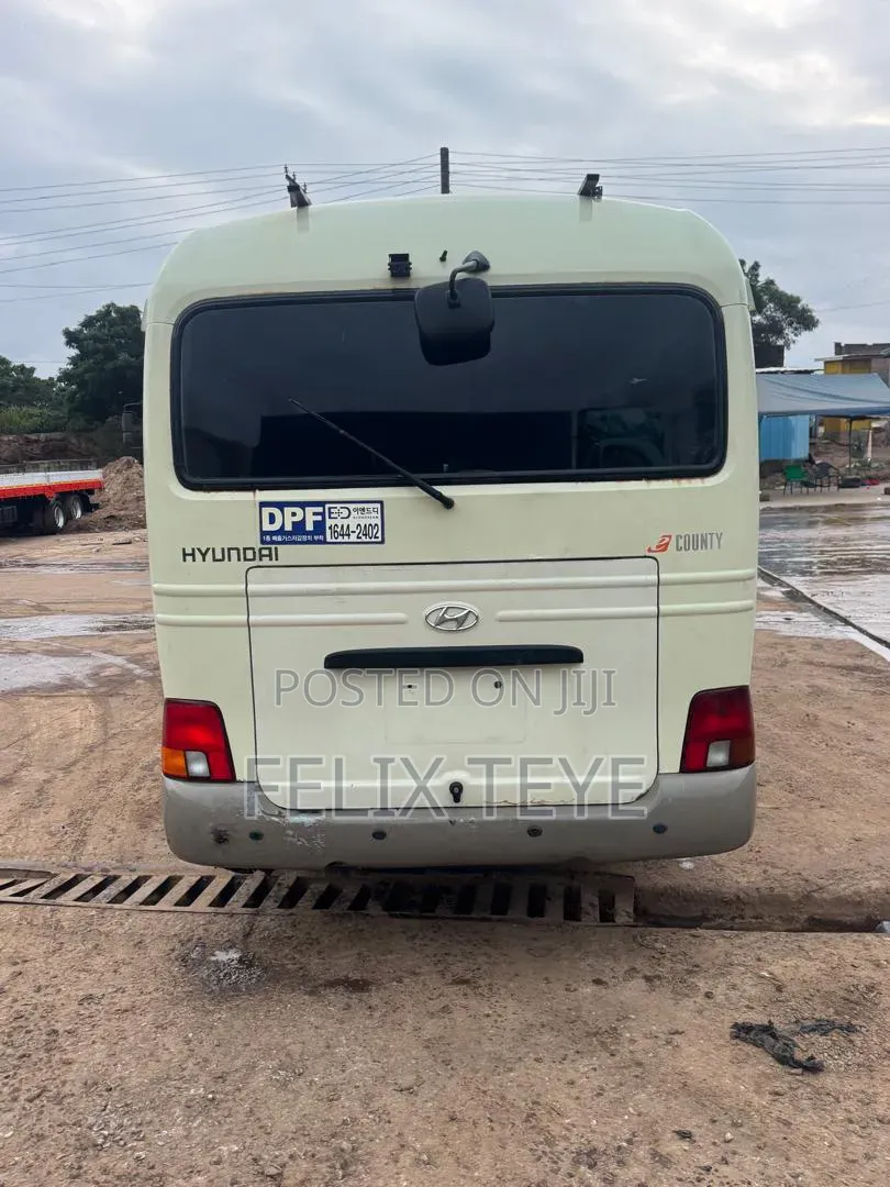 Hyundai County 2015 Grey