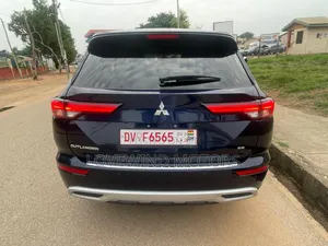 Mitsubishi Outlander 2024 Black