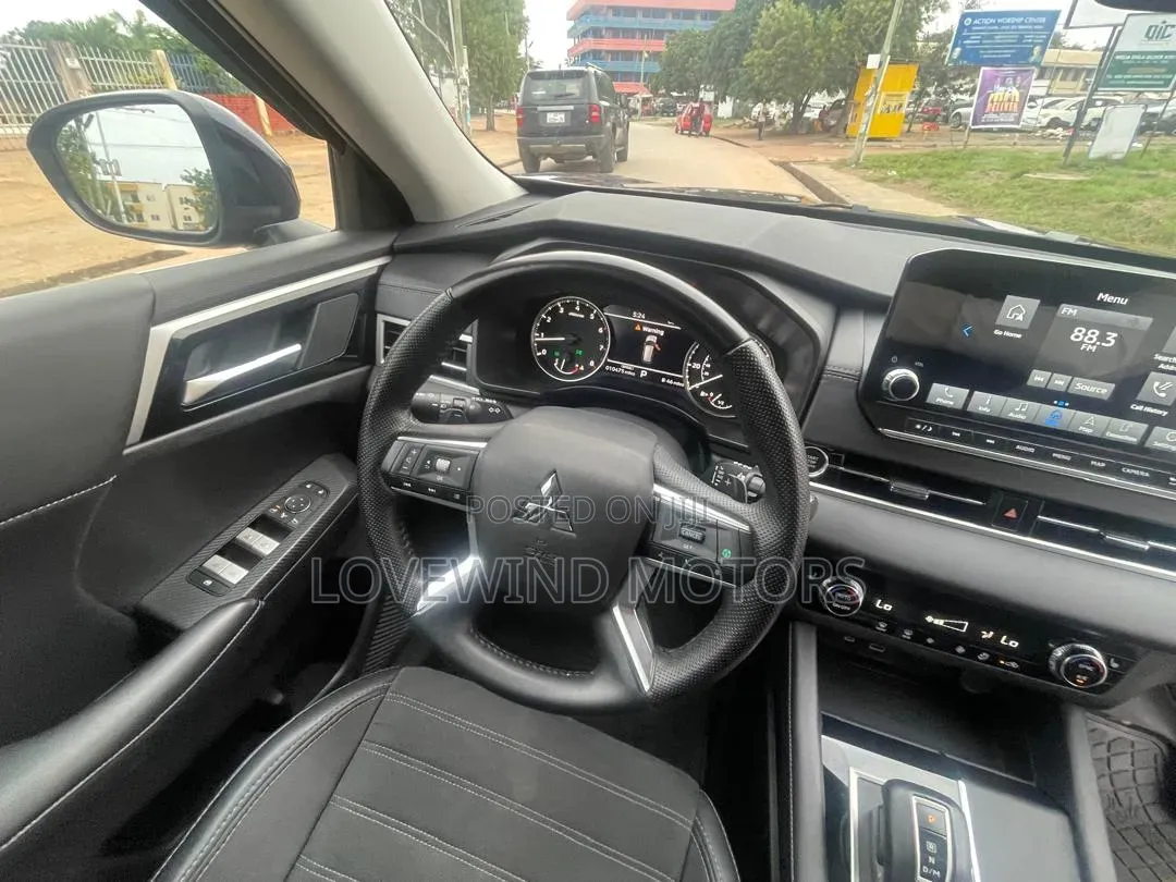 Mitsubishi Outlander 2024 Black