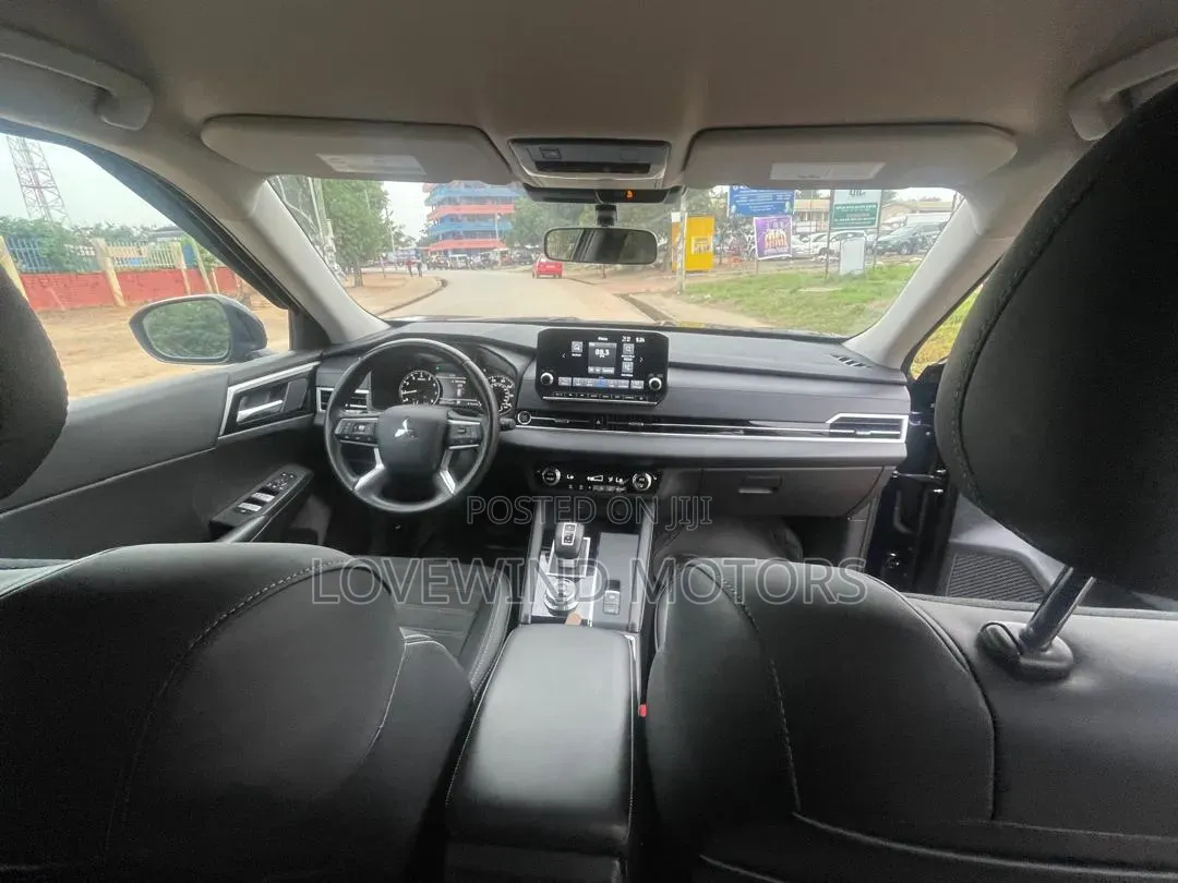 Mitsubishi Outlander 2024 Black