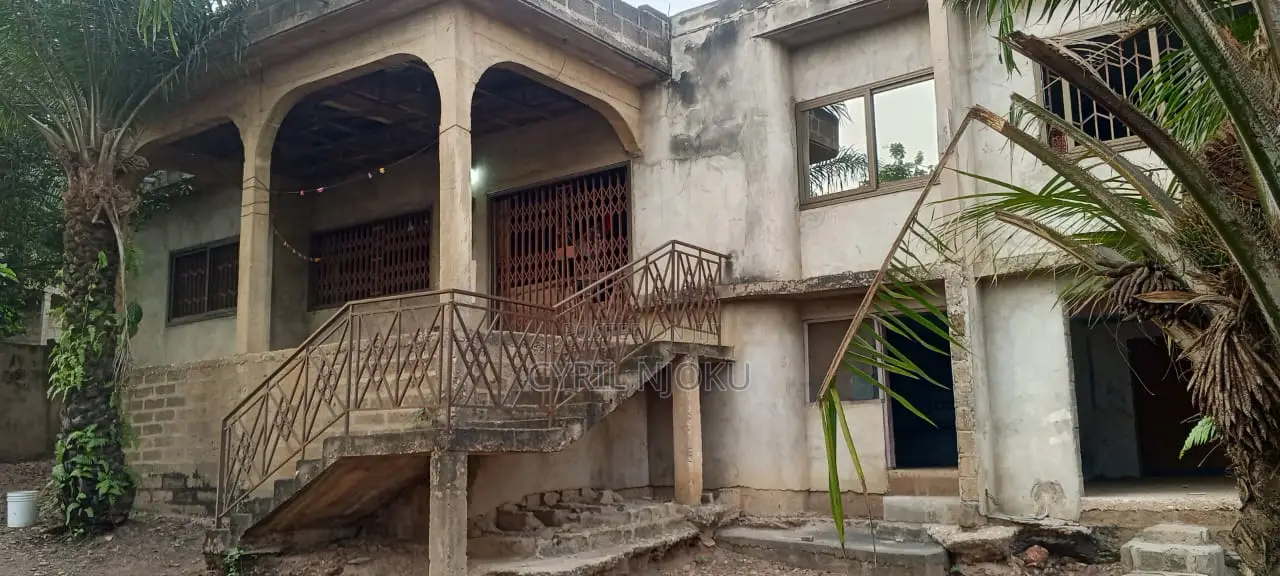 5bdrm Bungalow in Ofankor for sale