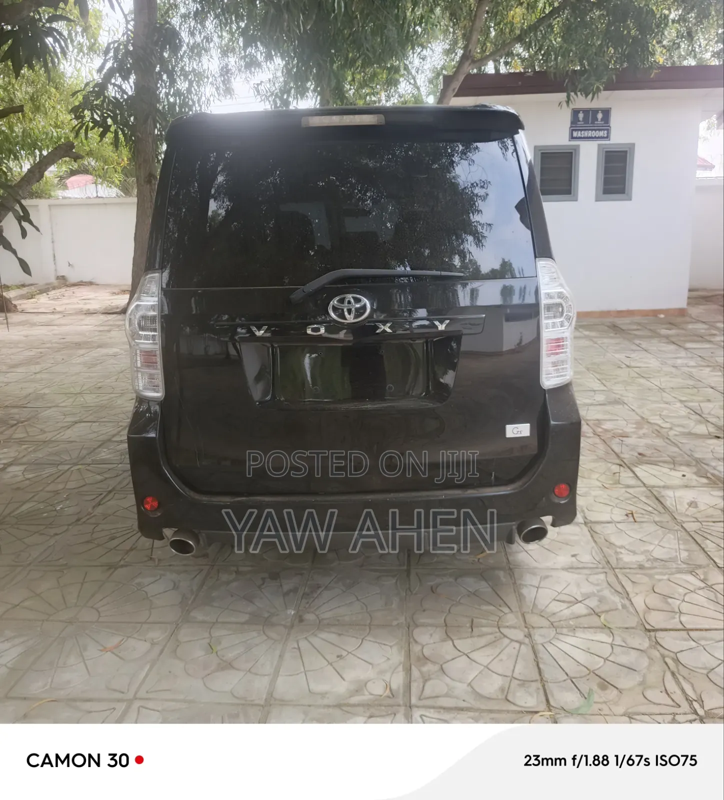 Toyota Voxy 2013 Black