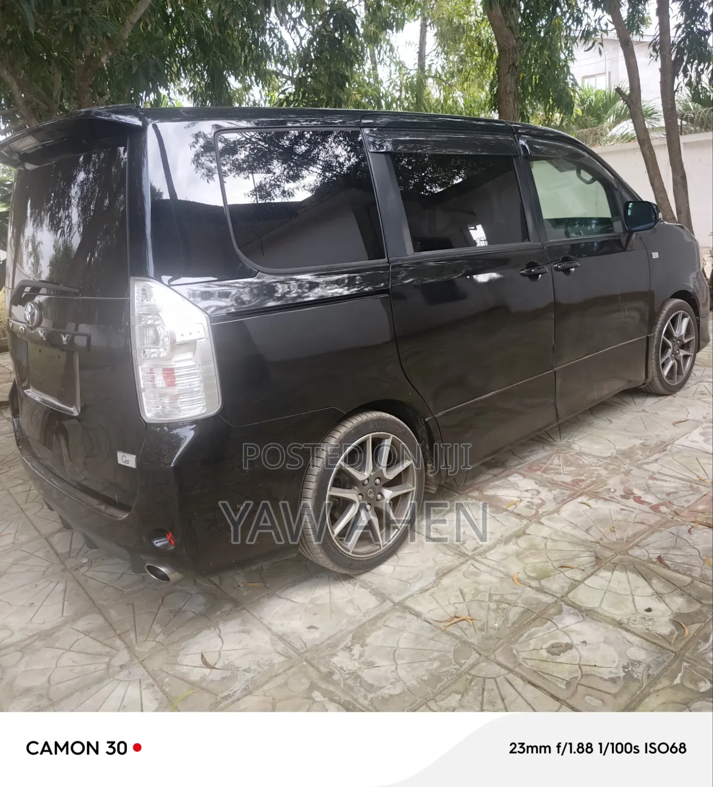 Toyota Voxy 2013 Black