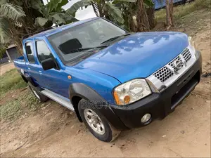 Nissan Hardbody 2010 Blue